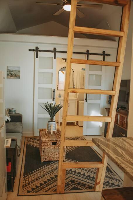 Agave Tiny House At Cactus Flower-Hot Tub-Pet Friendly-No Pet Fees! Albuquerque Exterior photo