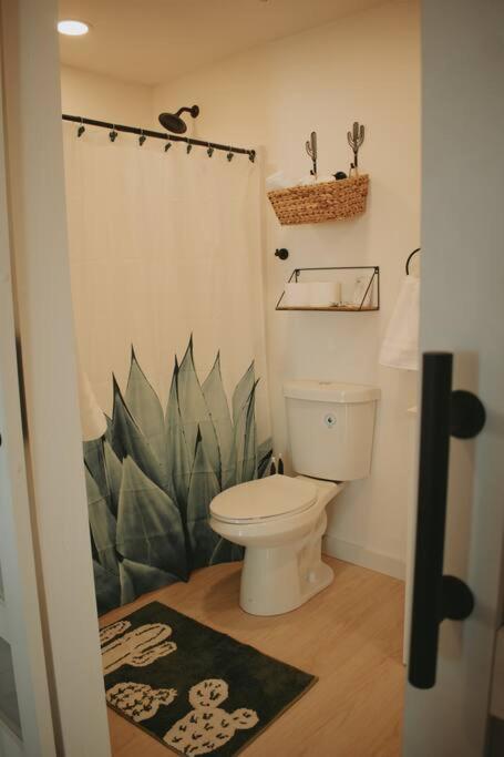 Agave Tiny House At Cactus Flower-Hot Tub-Pet Friendly-No Pet Fees! Albuquerque Exterior photo