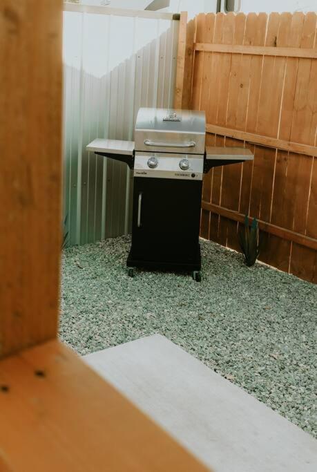 Agave Tiny House At Cactus Flower-Hot Tub-Pet Friendly-No Pet Fees! Albuquerque Exterior photo